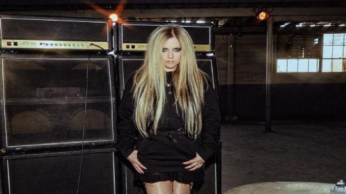 Avril Lavigne regresa con 'Flames' y sorprende con su JUVENTUD intacta (VIDEO)