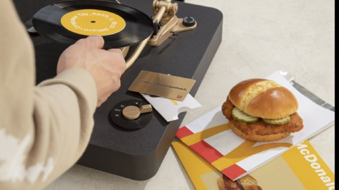 McDonald's regala disco de vinilo en sus paquetes de hamburguesas y anuncian fecha de lanzamiento