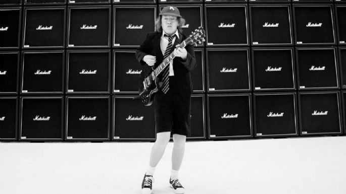 'Highway to Hell' de AC/DC nació inesperadamente mientras Angus Young estaba en el BAÑO (VIDEO)