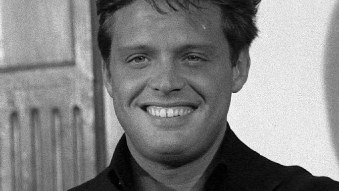 ¿Cuántos videos musicales tiene 'Ayer' de Luis Miguel? ¿Lanzó más de dos videoclips?