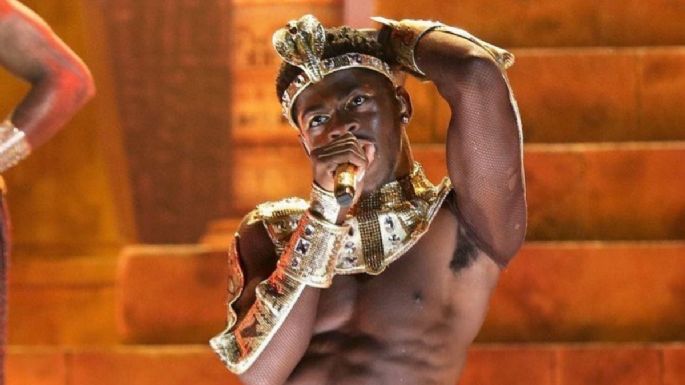 Lil Nas X besa a su bailarín al finalizar 'Montero (Call Me By Your Name)' en los BET Awards 2021 (VIDEO)