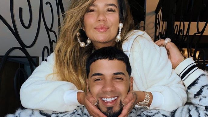 ¿Karol G y Anuel AA regresaron? Los cantantes fueron captados muy enamorados en un restaurante (VIDEO)