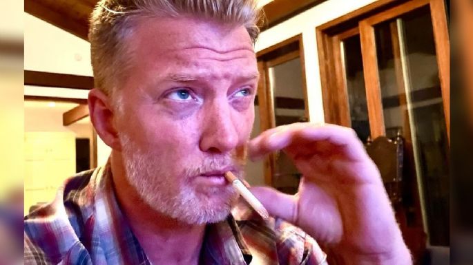 Josh Homme, de Queens of the Stone Age, es acusado por sus hijos de cometer abuso en su contra