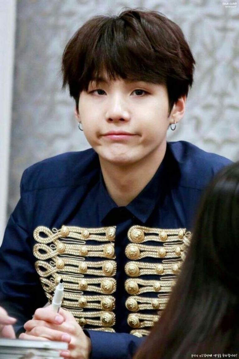 suga-habitos-adorables-bts-min-yoongi