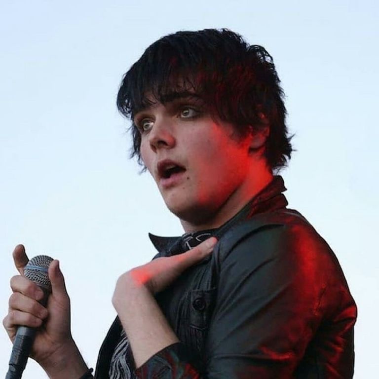 Gerard Way y las fotos con las que verás un claro antes y después del cantante de My Chemical Romance. Recordando su concierto en el corona capital 2022