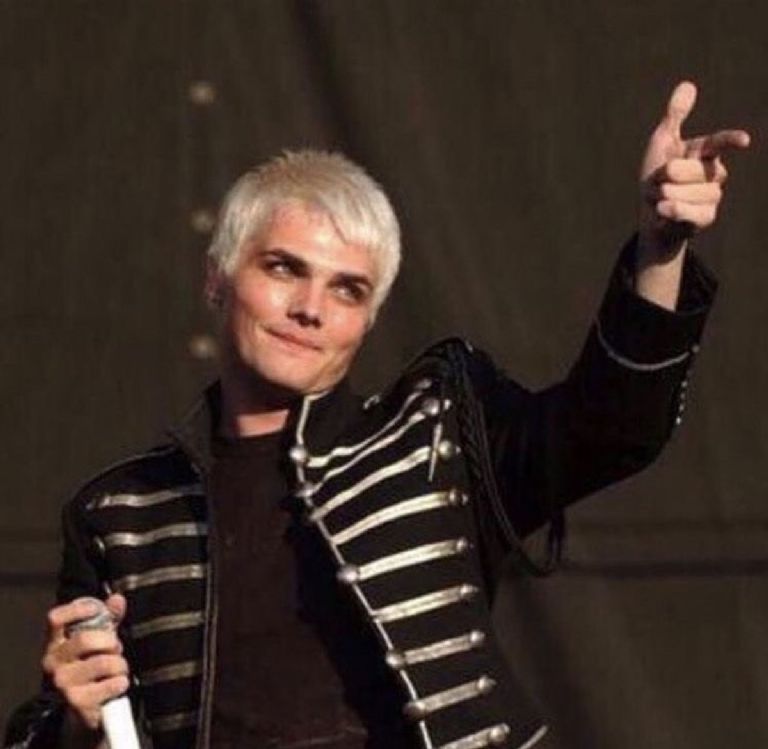 Estas son las fotos en las  que Gerard Way muestra un claro antes y después. La presentación de My Chemical Romance fue una de las mejores de todo el Corona Capital