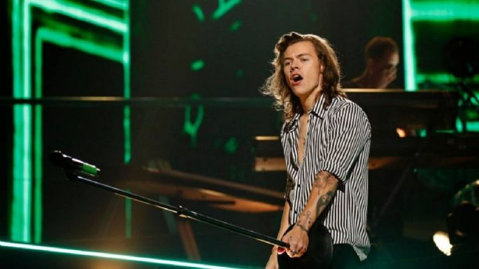 El tierno momento en el que Harry Styles tembló de nervios sobre el escenario | VIDEO