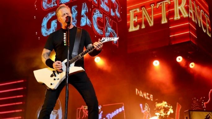 James Hetfield, vocalista de Metallica, rompe en llanto en pleno escenario (VIDEO)