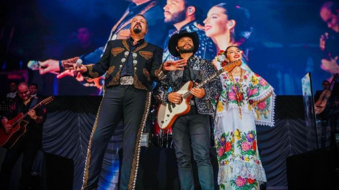 Pepe Aguilar tiene invitado especial en su concierto y enamora a todos sus fans | VIDEO