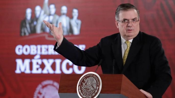 Marcelo Ebrard quiere traer a BTS al Zócalo de la CDMX y llevarlos a comer churros