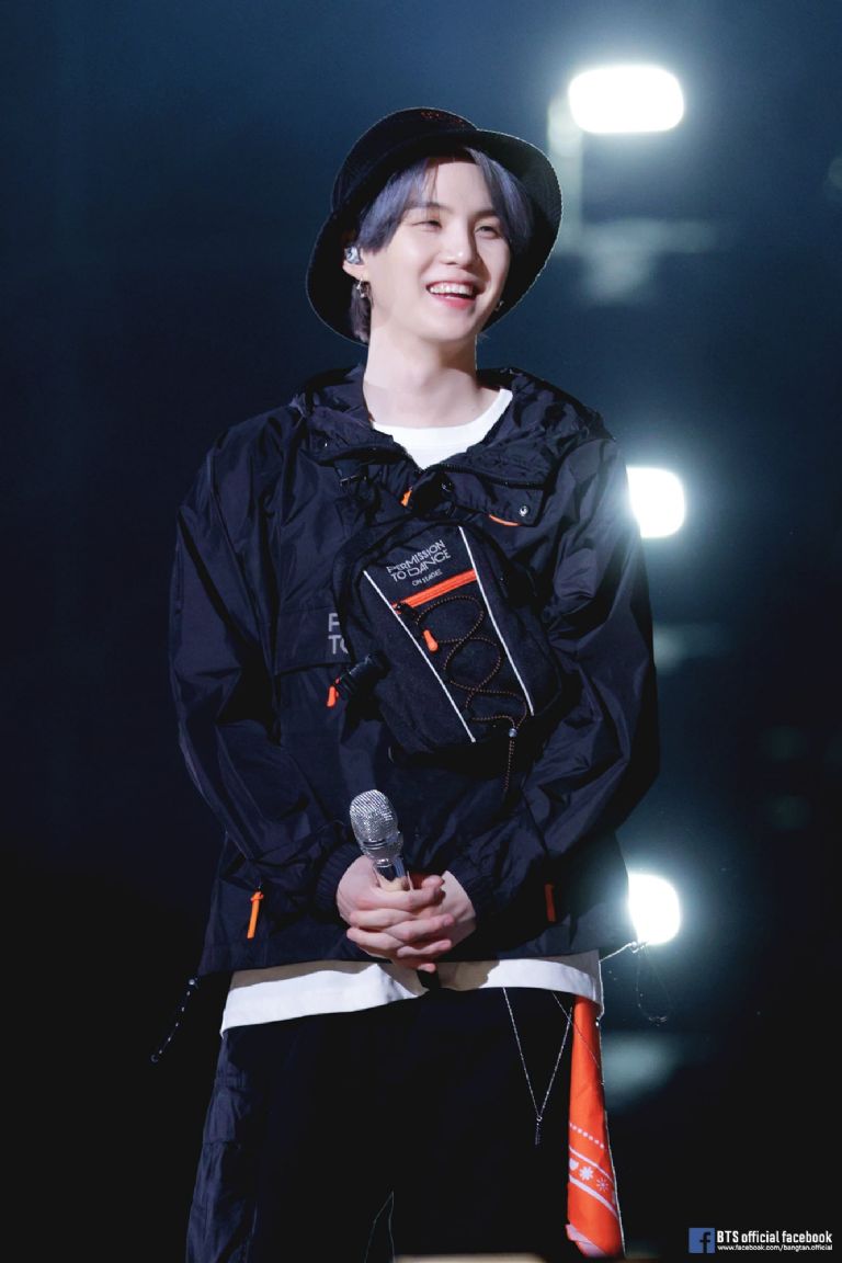 Suga-BTS-gummy-smile-fotos