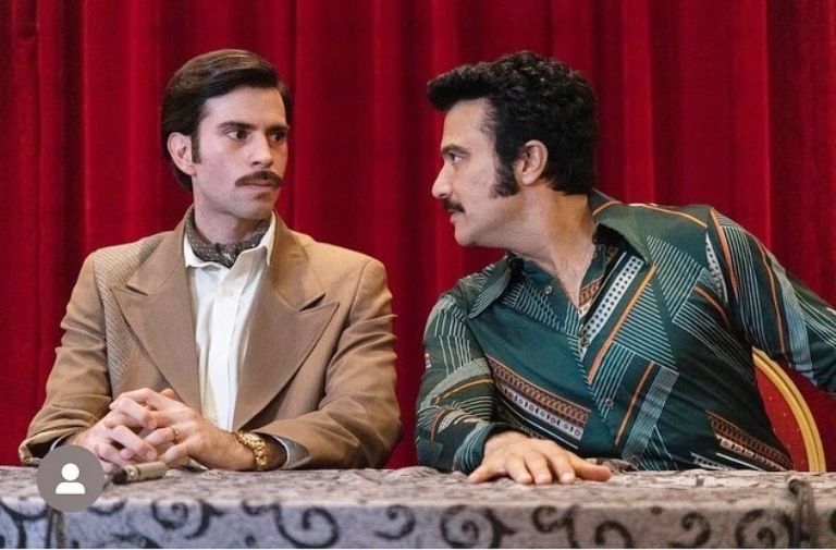 La voz de Jaime Camil y Vicente Fernández no son las mismas, pero hicieron un gran trabajo en la serie de Netflix, El Rey