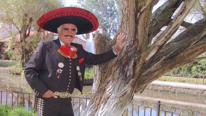 La historia de 'Hermoso Cariño', la canción de Vicente Fernández que no puede faltarle al mariachi