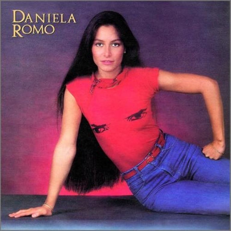 Daniela Romo Yo no te pido la luna canción amor