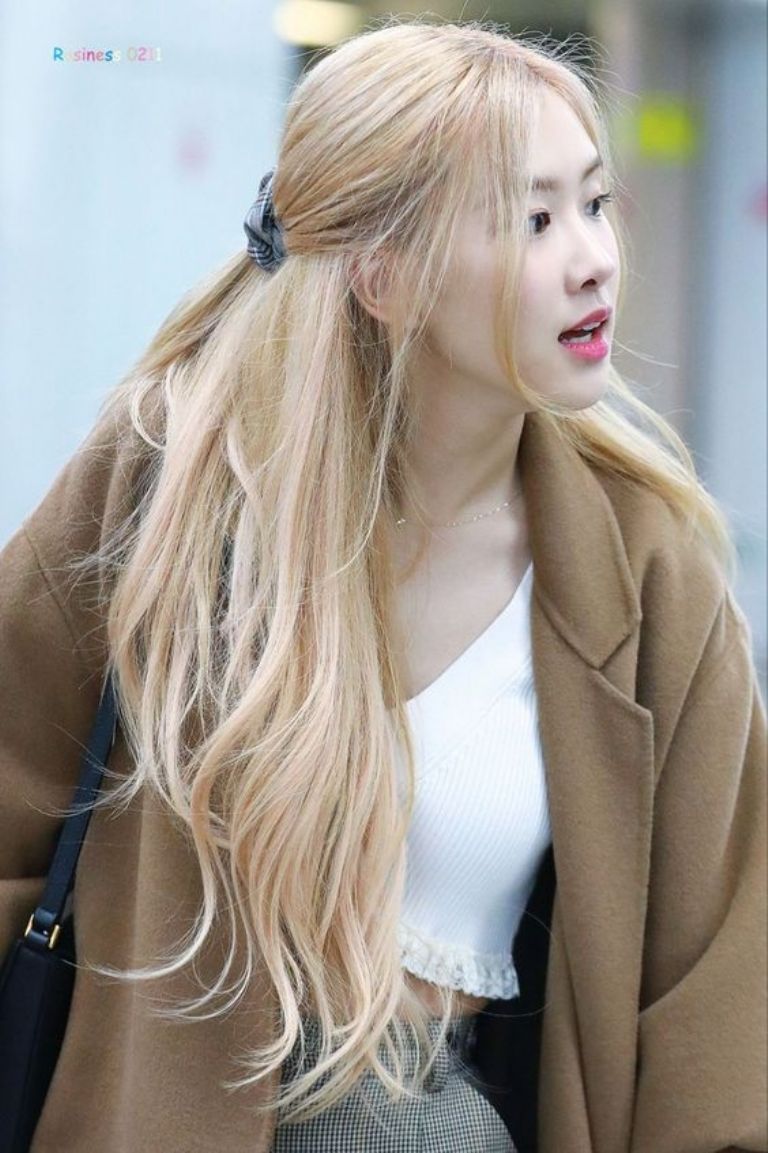 Rosé de BLACKPINK tiene peinados para el cabello largo