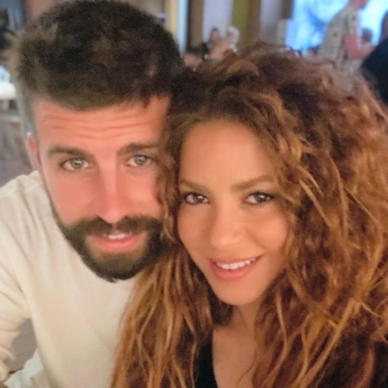 La pelea entre Shakira y Piqué sigue el exfutbolista subió foto con Clara Chía