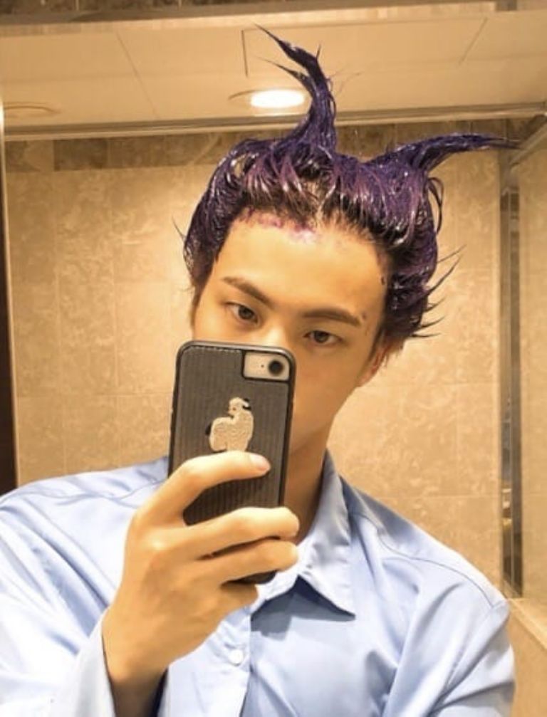 Jin de BTS con el cabello morado es nuestro concepto favorito