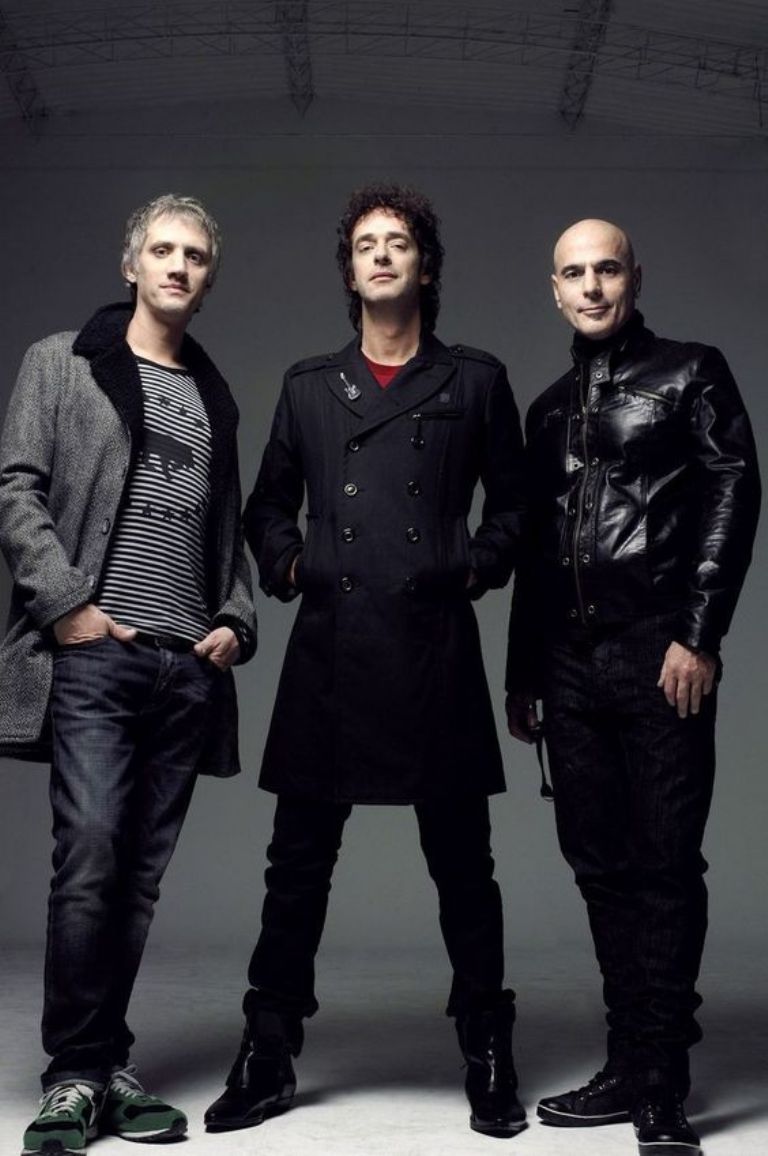 Soda-stereo-Juegos-de-seducción-cama