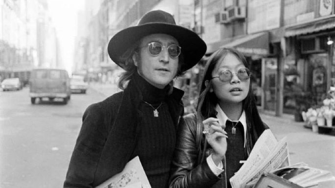 Así fue como la amante de John Lennon mejoró la relación de The Beatles