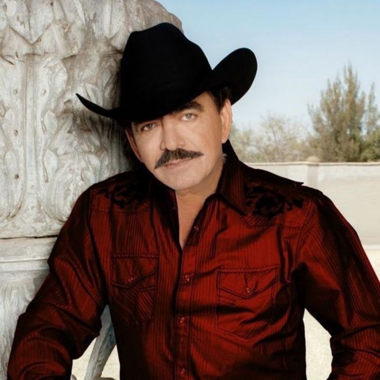 Escucha estas canciones de Joan Sebastian en tu viaje en transporte público