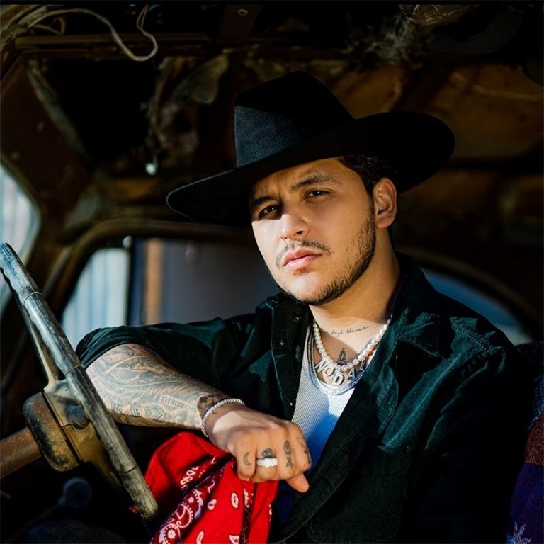 canciones de christian Nodal para llorar