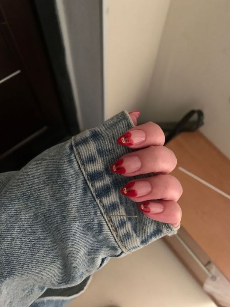 Manicura ARMY inspirada en BTS