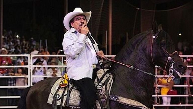 Estas canciones de Joan Sebastian pondrán a tu familia a cantar