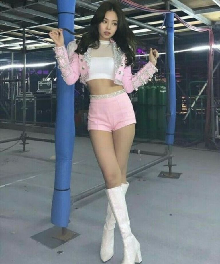 outfits femeninos rosa de Jennie de BLACKPINK