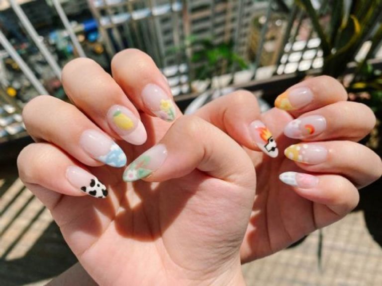 Si quieres manicura blink entonces hazte estos diseños de uñas de Rosé de BLACKPINK