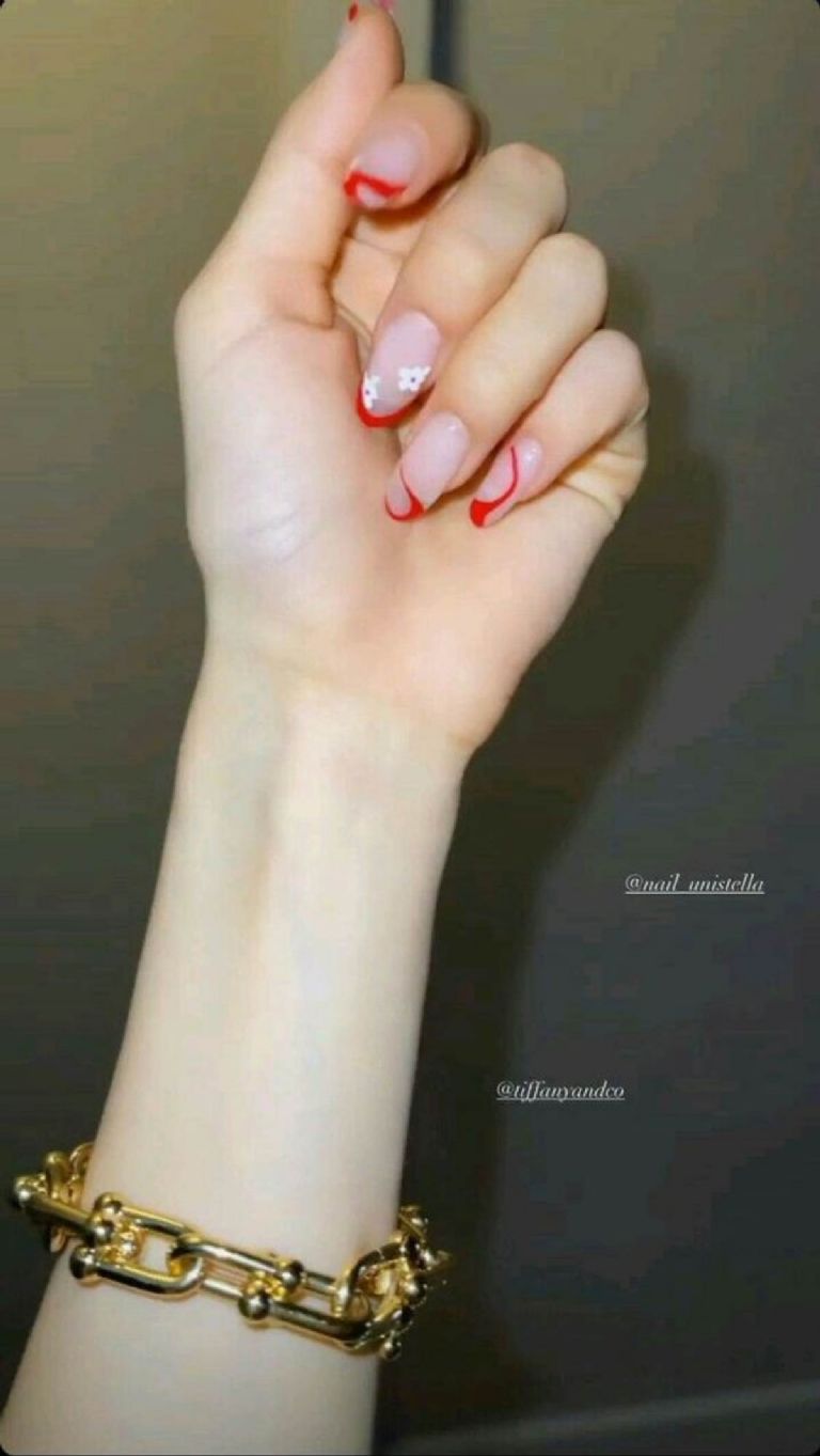 Estos diseños de uñas de Rosé de BLACKPINK debes de usarlas en tu manicura Blink