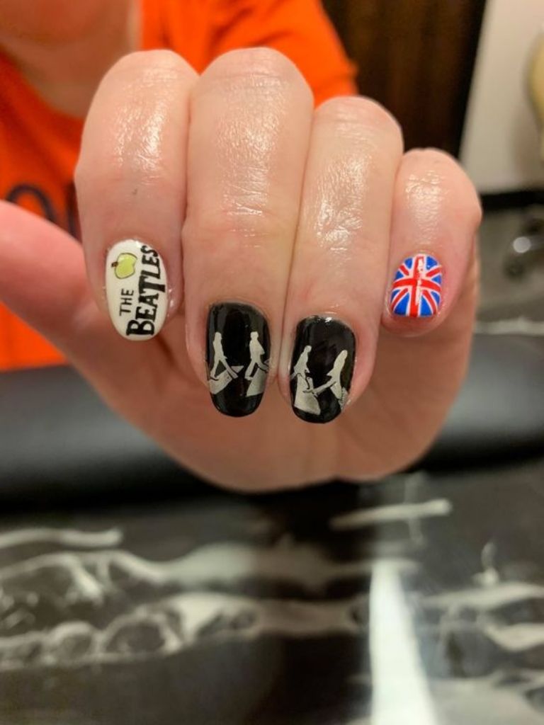 Si amas a The Beatles y quieres tenerlos en tu manicura entonces checa los diseños de estas uñas