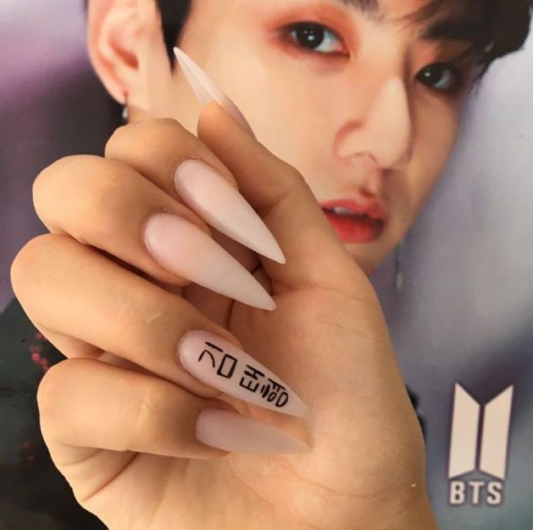 BTS llegará a tu manicura aesthetic de kpop con estos diseños de uñas