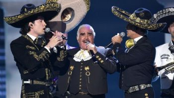 3 canciones de Vicente Fernández perfectas para escuchar con tus papás