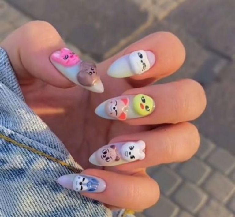 Hazte una manicura de Stray Kids con estos diseños de uñas de SKZOO