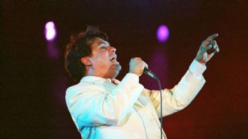 5 canciones de Juan Gabriel para dedicar a un amor imposible