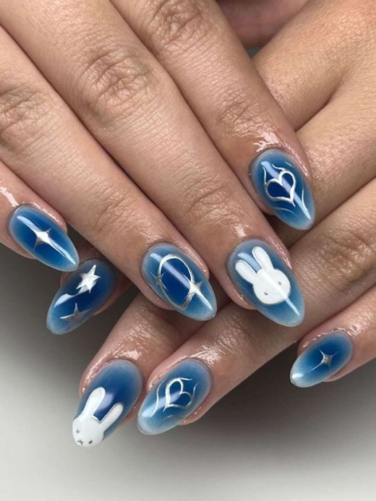 La banda de kpop NewJeans inspiró estos diseños de uñas para la manicura de los Bunnies