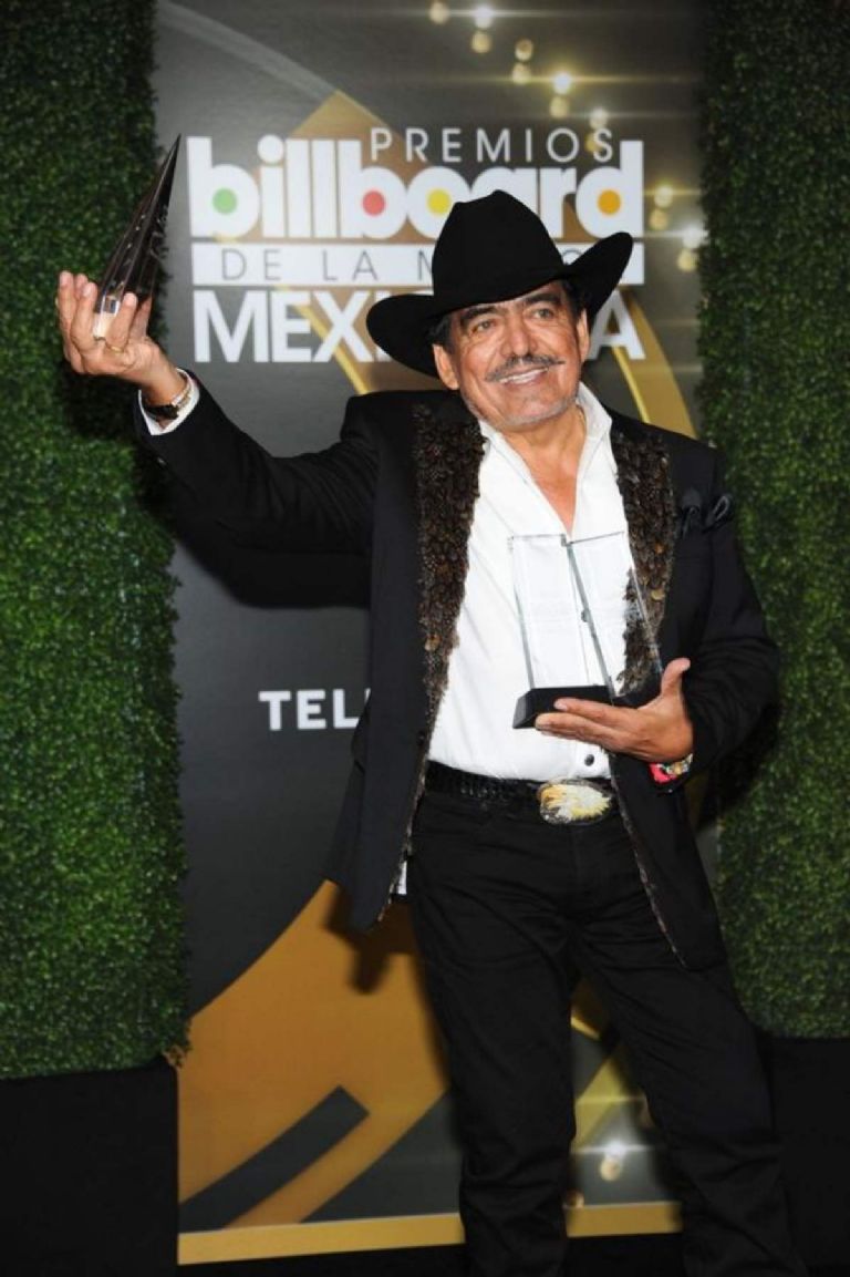 Estas canciones felices de Joan Sebastian son ideales para cuando estas triste