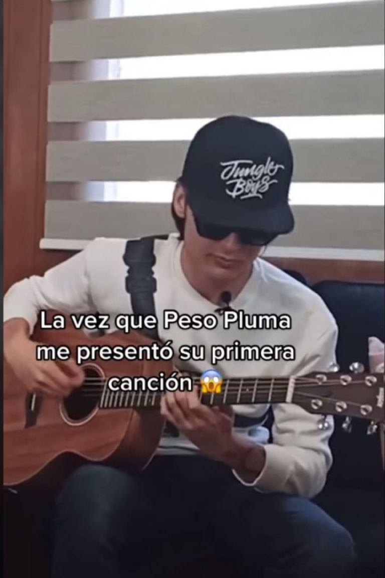 cuál es la primer canción de peso pluma