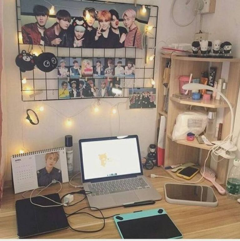 Estas son algunas ideas para decorar tu escritorio con BTS