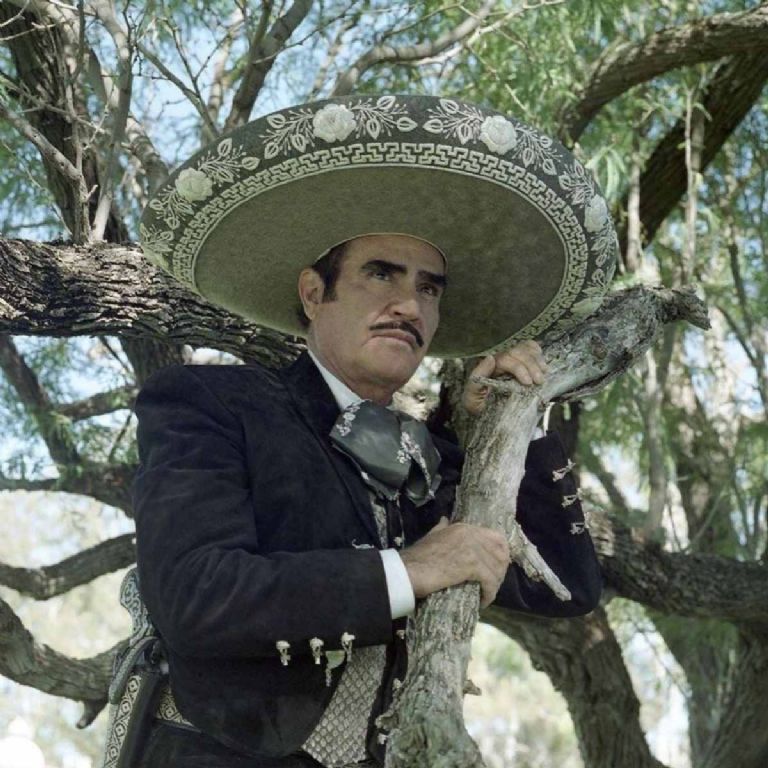 En una posada no pueden faltar estas canciones de Vicente Fernández con mariachi