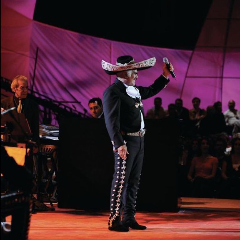 Estas canciones de Vicente Fernández con mariachi no pueden faltar en la posada