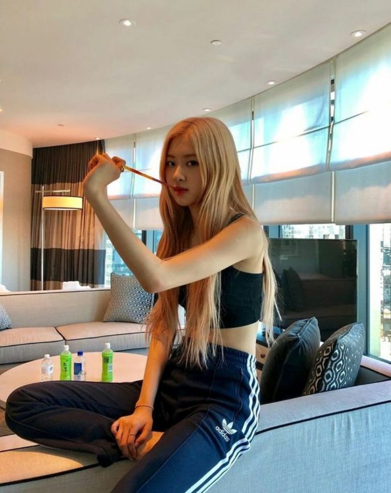 rosé outfits crop top BLACKPINK