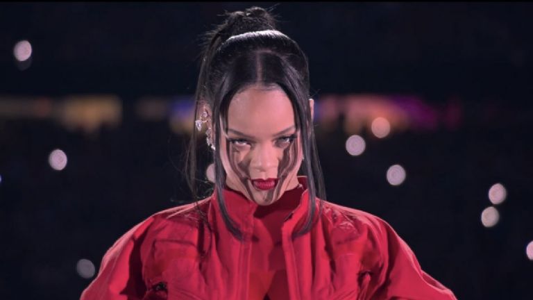 rihanna esta embarazada super bowl medio tiempo