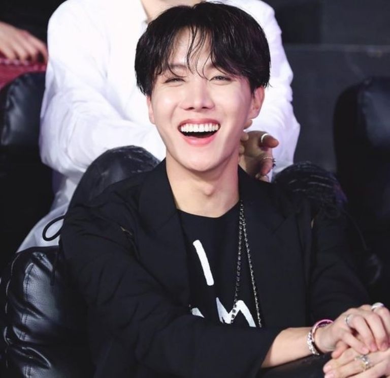 J Hope BTS sonrisa bonita