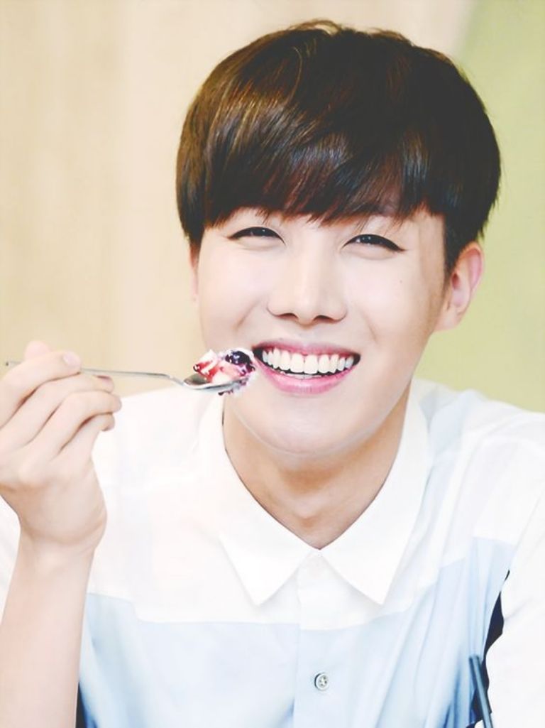 J Hope BTS sonrisa bonita