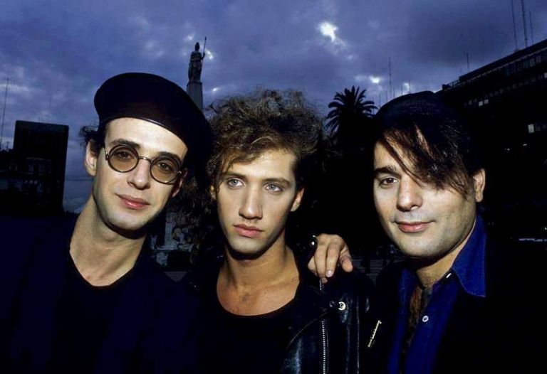 Dedícale a tu amor imposible esta canción de Soda Stereo