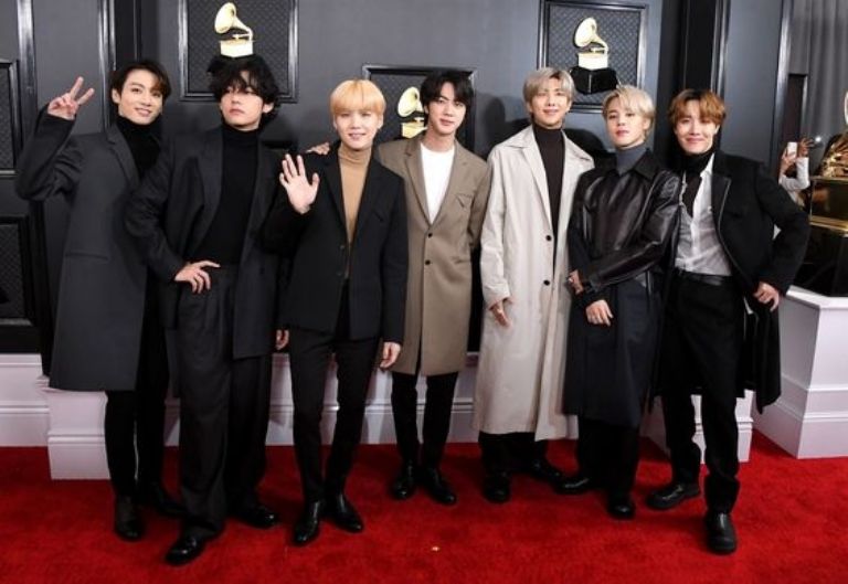 BTS se llevará alguno de los premios Grammys en los que está nominado