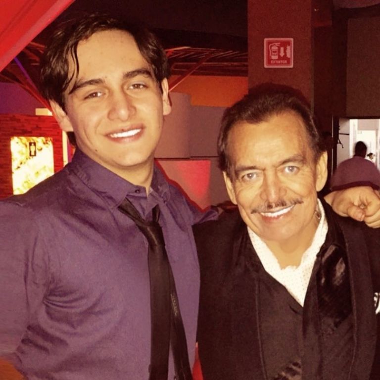 Joan Sebastian le escribió una canción al hijo que tuvo con Maribel Guardia Julián Figueroa 