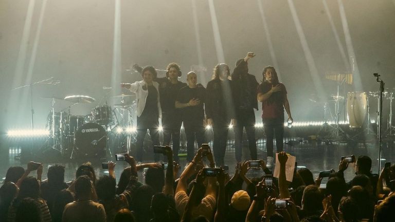 Te identificarás con la canción Vicio de la banda de rock en español Camilo Séptimo