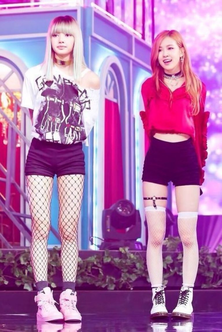 Recrea estos outfits cómodos para el concierto de BLACKPINK short